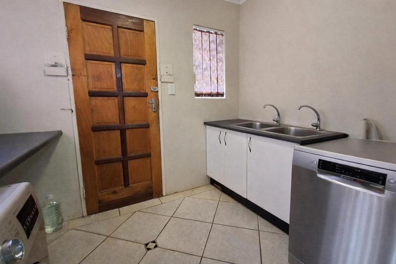 To Let 3 Bedroom Property for Rent in Faerie Glen Gauteng