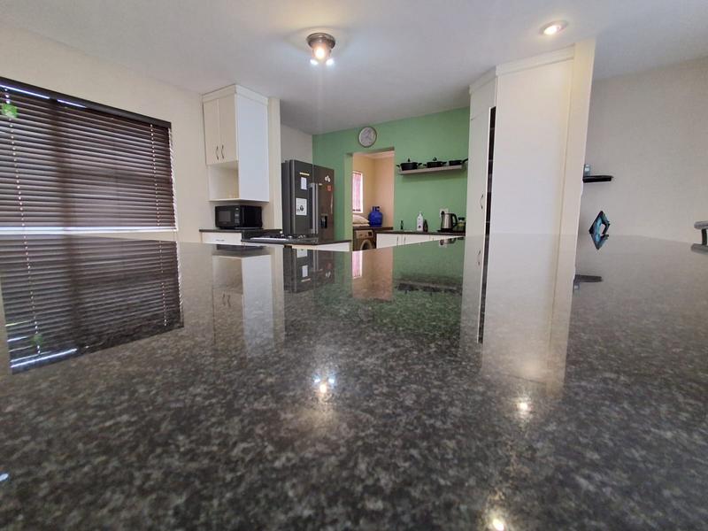 To Let 3 Bedroom Property for Rent in Faerie Glen Gauteng