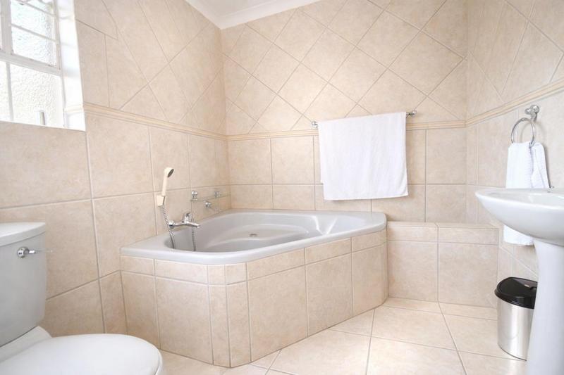 To Let 3 Bedroom Property for Rent in Faerie Glen Gauteng