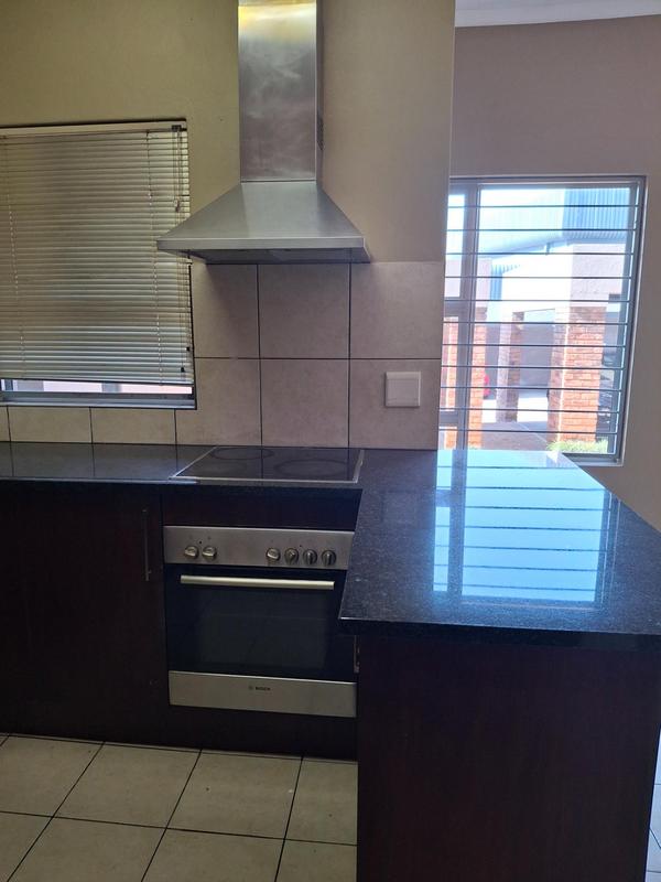 To Let 2 Bedroom Property for Rent in Blackheath Gauteng