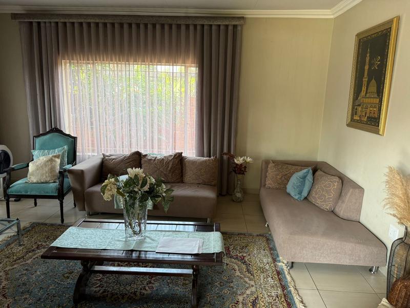 5 Bedroom Property for Sale in Erasmia Gauteng