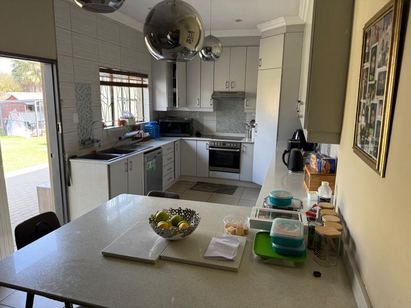 5 Bedroom Property for Sale in Erasmia Gauteng