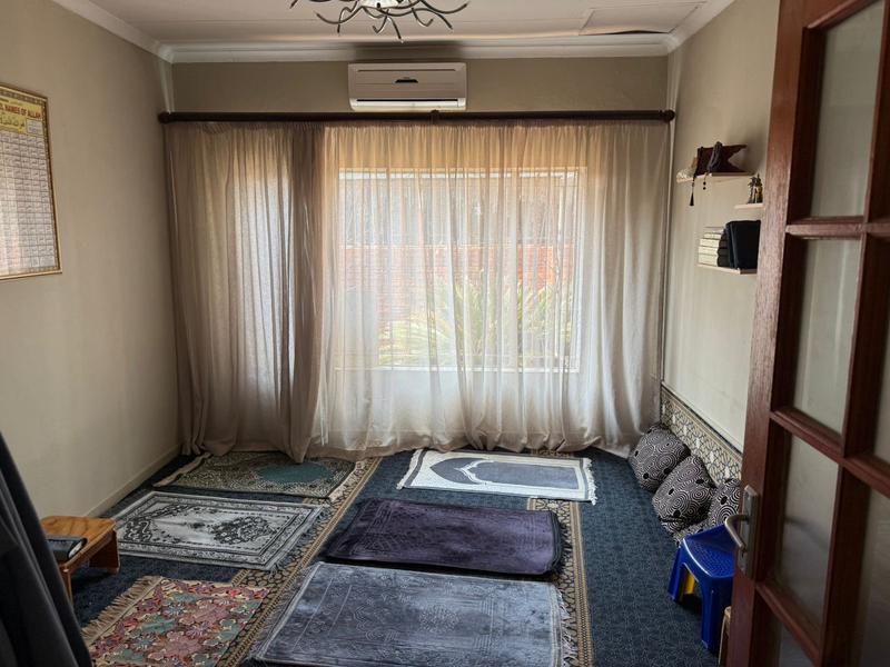 5 Bedroom Property for Sale in Erasmia Gauteng