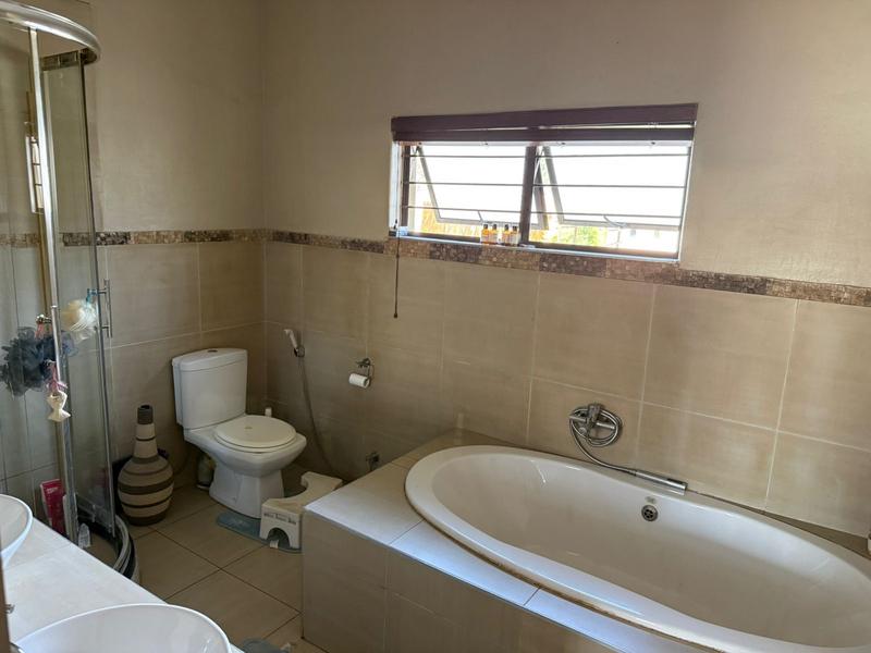 5 Bedroom Property for Sale in Erasmia Gauteng