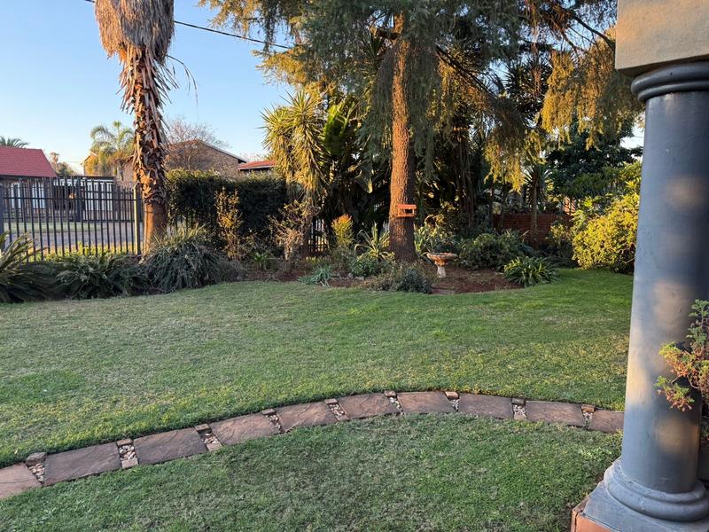5 Bedroom Property for Sale in Erasmia Gauteng