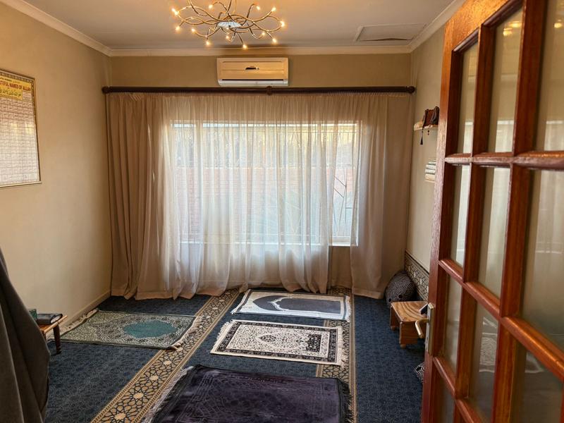 5 Bedroom Property for Sale in Erasmia Gauteng