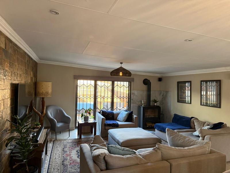 5 Bedroom Property for Sale in Erasmia Gauteng