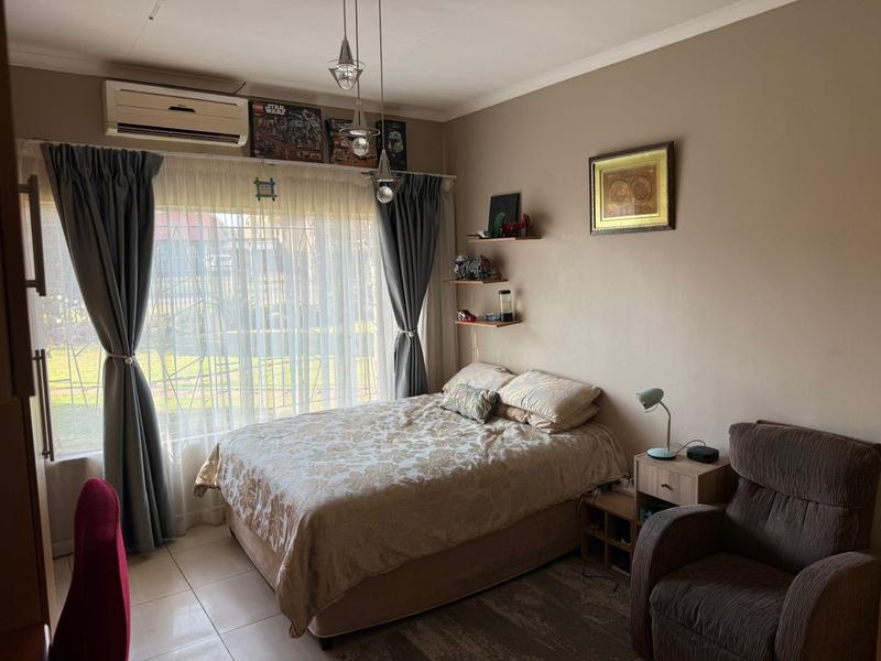 5 Bedroom Property for Sale in Erasmia Gauteng