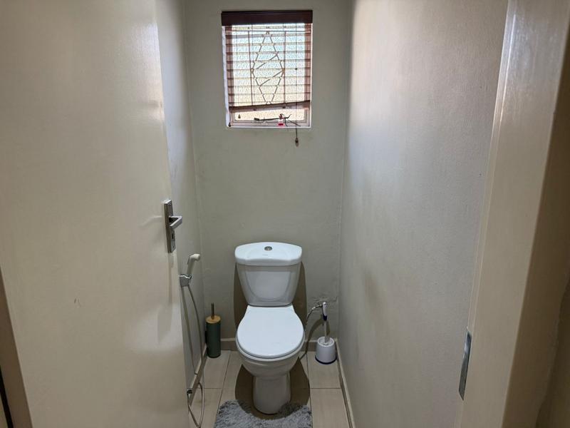 5 Bedroom Property for Sale in Erasmia Gauteng