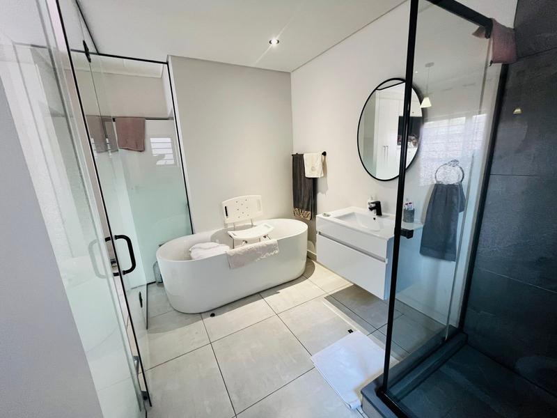 3 Bedroom Property for Sale in Waterfall Gauteng