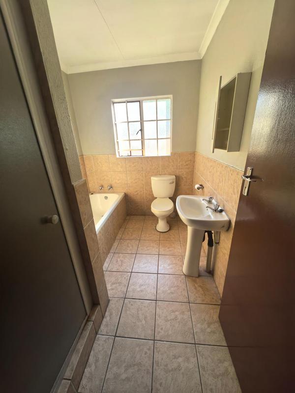 3 Bedroom Property for Sale in Olievenhoutbosch Gauteng