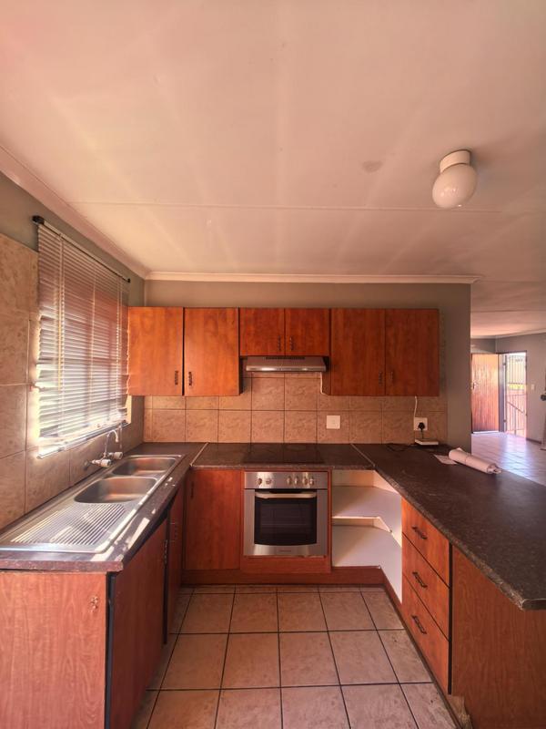 3 Bedroom Property for Sale in Olievenhoutbosch Gauteng