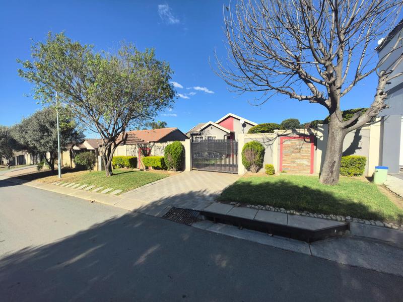 3 Bedroom Property for Sale in Olievenhoutbosch Gauteng