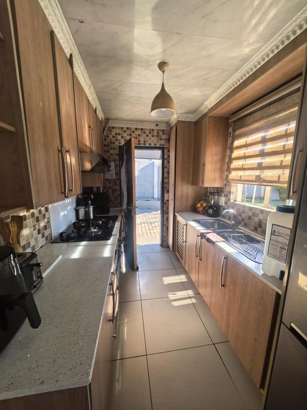 3 Bedroom Property for Sale in Olievenhoutbosch Gauteng