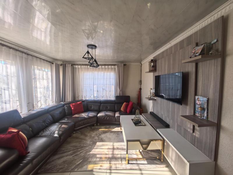 3 Bedroom Property for Sale in Olievenhoutbosch Gauteng