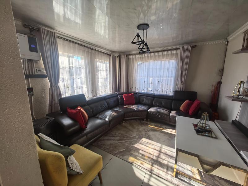 3 Bedroom Property for Sale in Olievenhoutbosch Gauteng