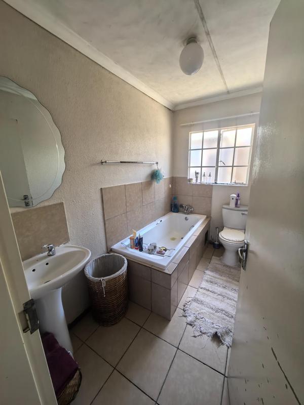 3 Bedroom Property for Sale in Olievenhoutbosch Gauteng
