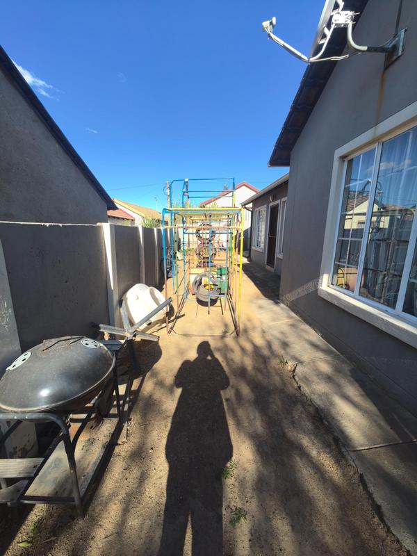 3 Bedroom Property for Sale in Olievenhoutbosch Gauteng