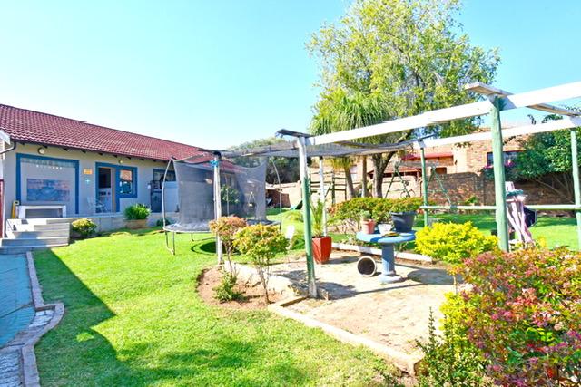 4 Bedroom Property for Sale in The Reeds Gauteng