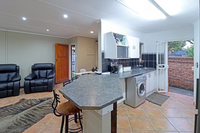 2 Bedroom Property for Sale in Zwartkop Gauteng