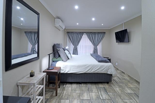 2 Bedroom Property for Sale in Zwartkop Gauteng