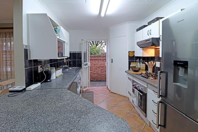 2 Bedroom Property for Sale in Zwartkop Gauteng