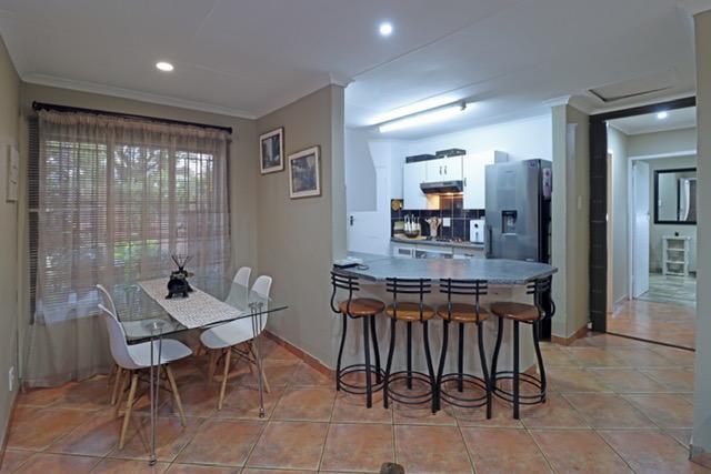2 Bedroom Property for Sale in Zwartkop Gauteng