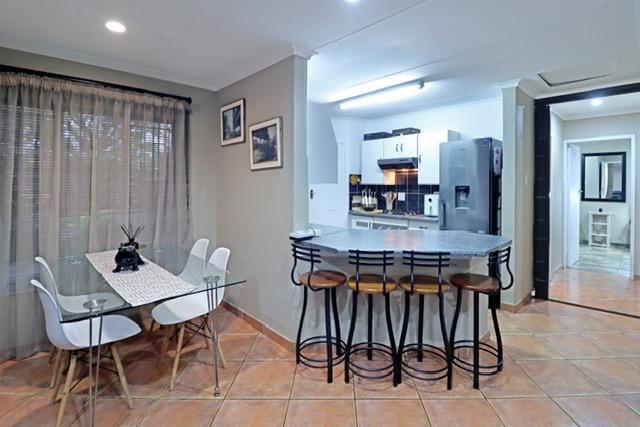 2 Bedroom Property for Sale in Zwartkop Gauteng