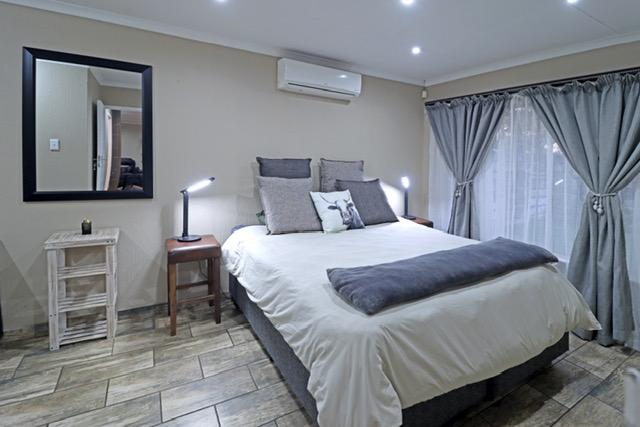 2 Bedroom Property for Sale in Zwartkop Gauteng
