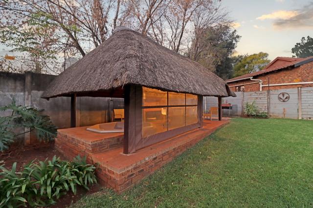 2 Bedroom Property for Sale in Zwartkop Gauteng