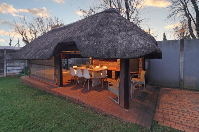 2 Bedroom Property for Sale in Zwartkop Gauteng