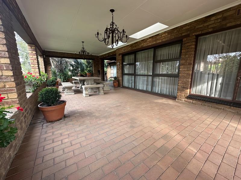 6 Bedroom Property for Sale in Dunnottar Gauteng