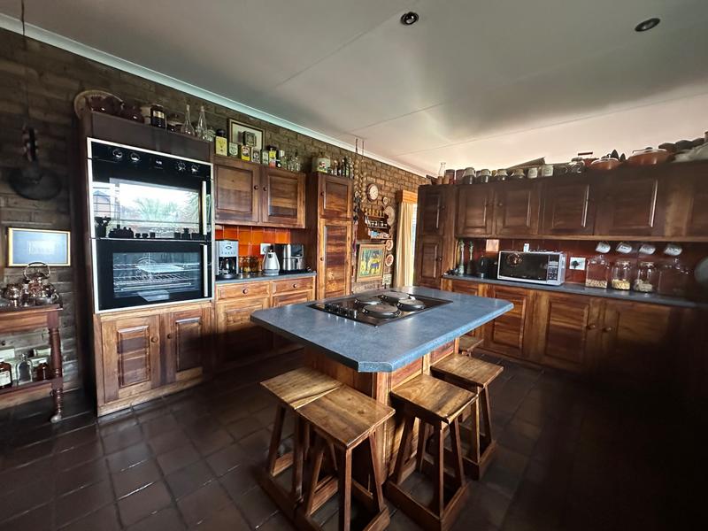 6 Bedroom Property for Sale in Dunnottar Gauteng