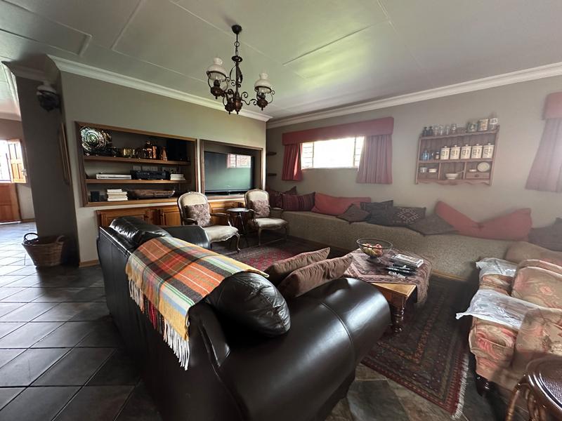 6 Bedroom Property for Sale in Dunnottar Gauteng