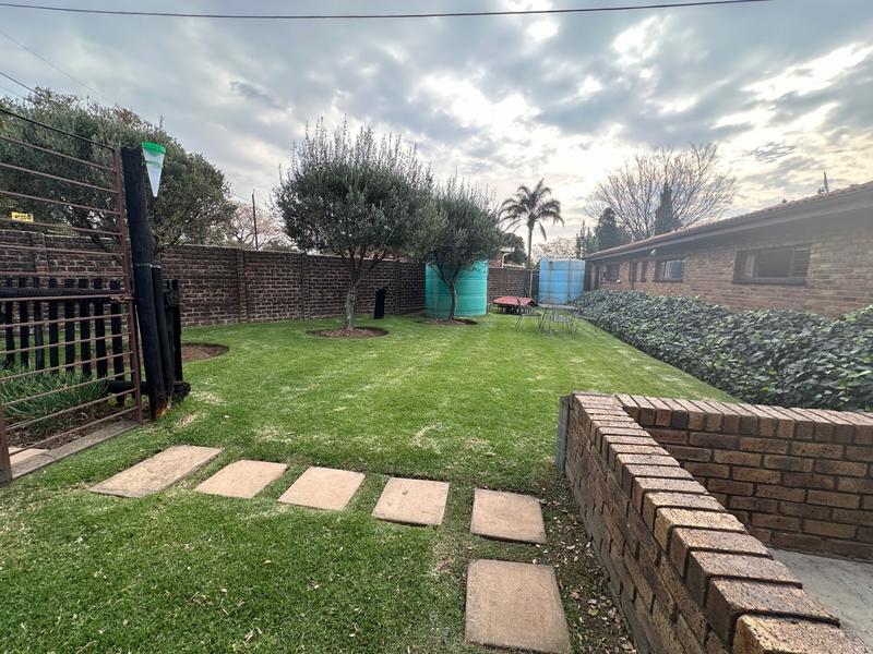 6 Bedroom Property for Sale in Dunnottar Gauteng