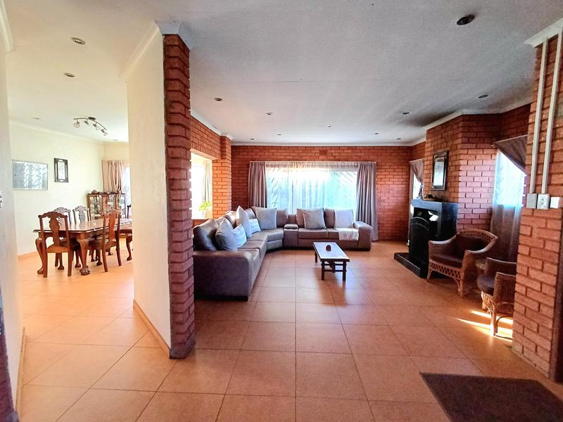 7 Bedroom Property for Sale in Laudium Gauteng