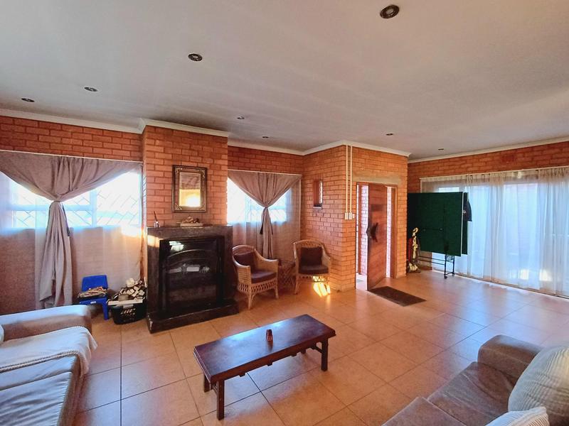 7 Bedroom Property for Sale in Laudium Gauteng