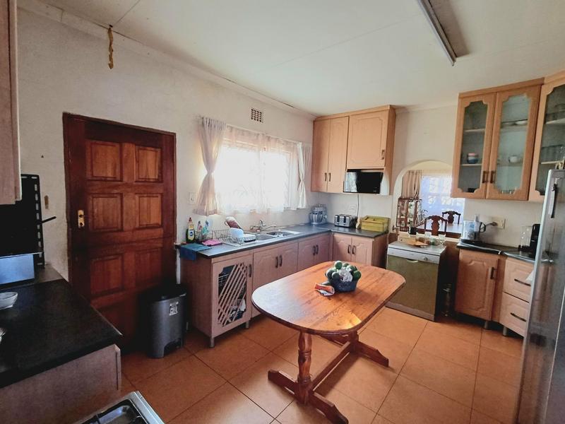 7 Bedroom Property for Sale in Laudium Gauteng