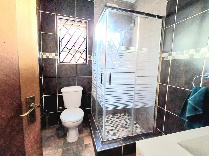 7 Bedroom Property for Sale in Laudium Gauteng