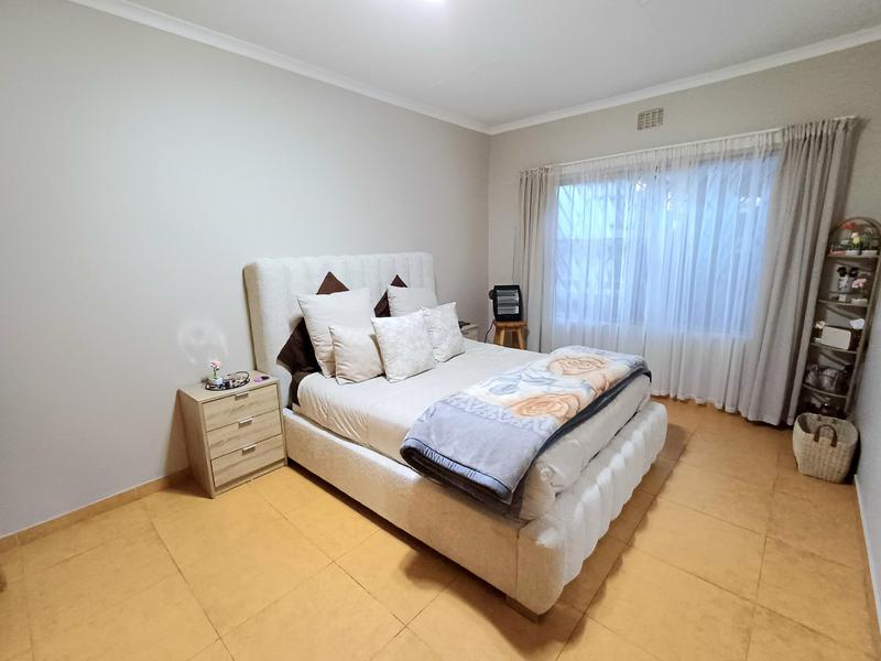 7 Bedroom Property for Sale in Laudium Gauteng