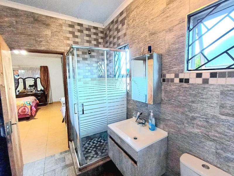 7 Bedroom Property for Sale in Laudium Gauteng