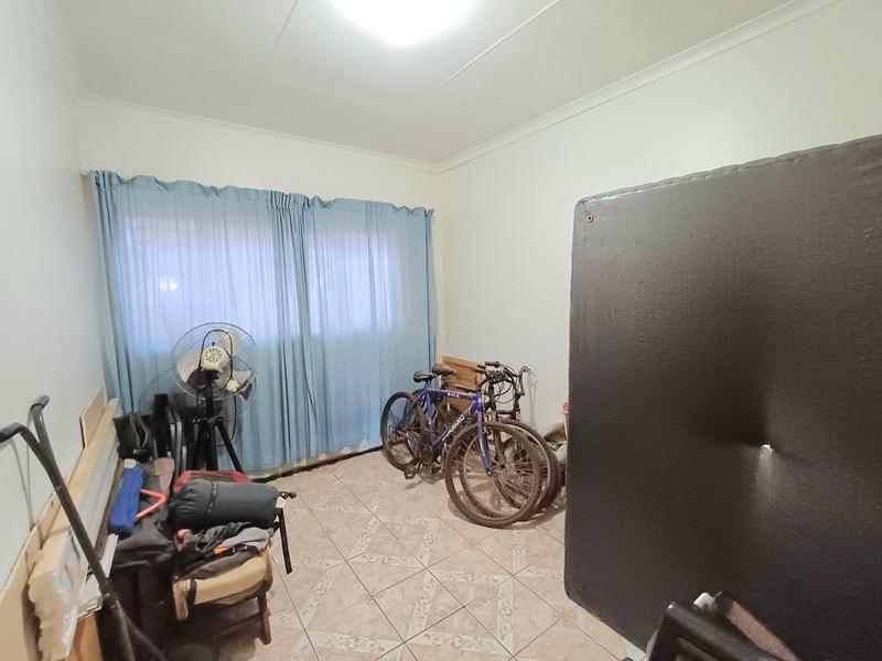 7 Bedroom Property for Sale in Laudium Gauteng