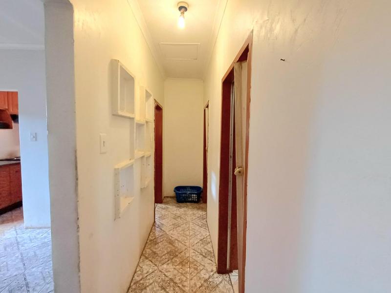 7 Bedroom Property for Sale in Laudium Gauteng