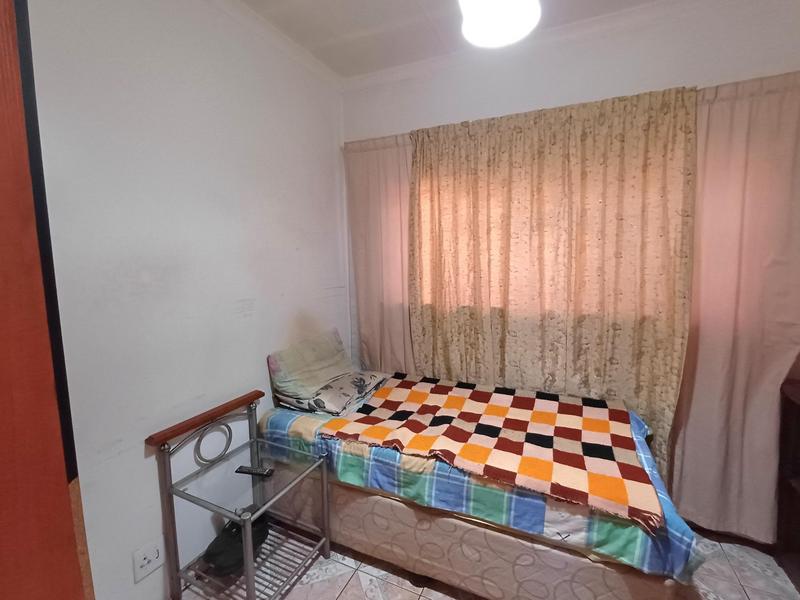7 Bedroom Property for Sale in Laudium Gauteng