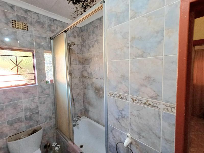 7 Bedroom Property for Sale in Laudium Gauteng