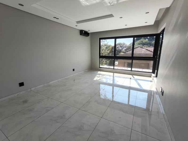 To Let 5 Bedroom Property for Rent in Houghton Estate Gauteng