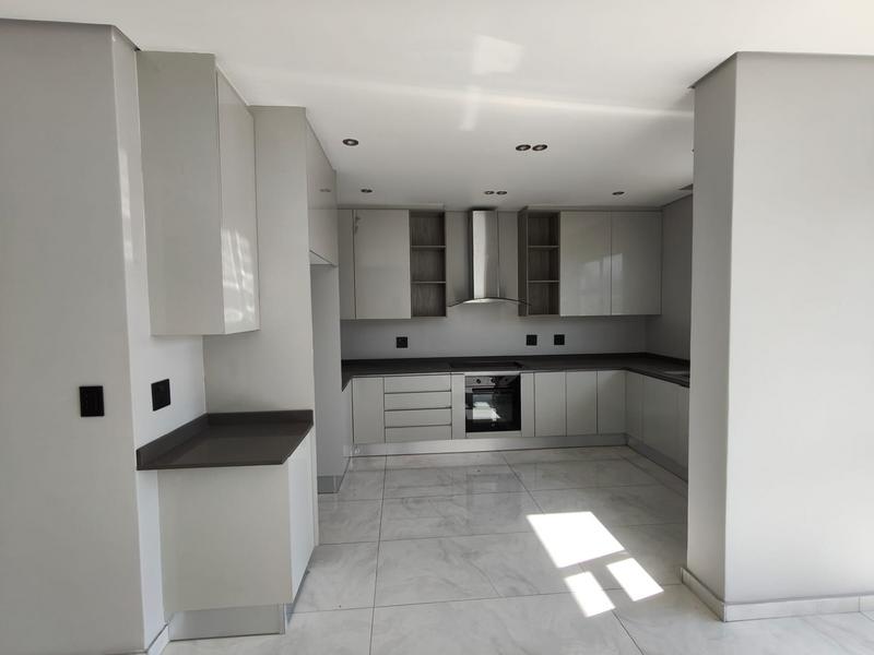 To Let 5 Bedroom Property for Rent in Houghton Estate Gauteng