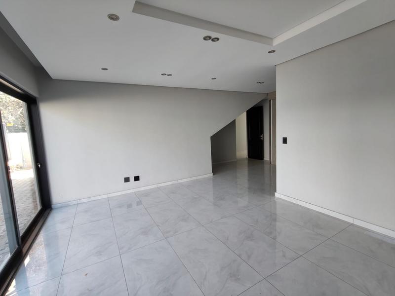 To Let 5 Bedroom Property for Rent in Houghton Estate Gauteng