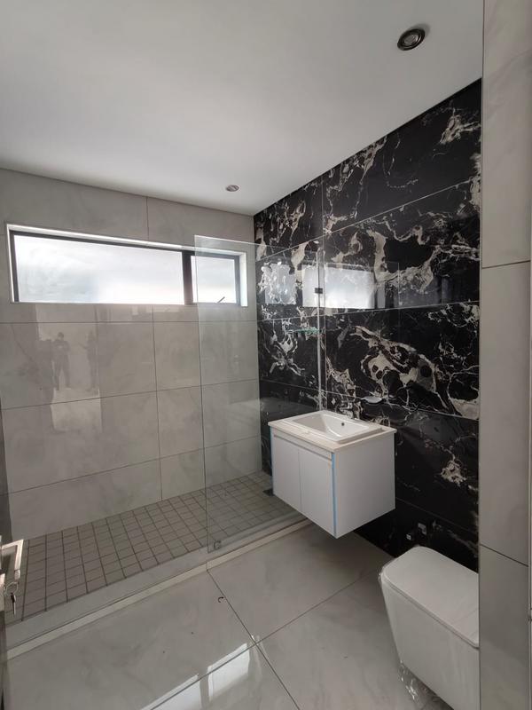 To Let 5 Bedroom Property for Rent in Houghton Estate Gauteng