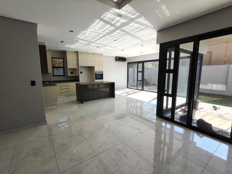 To Let 5 Bedroom Property for Rent in Houghton Estate Gauteng